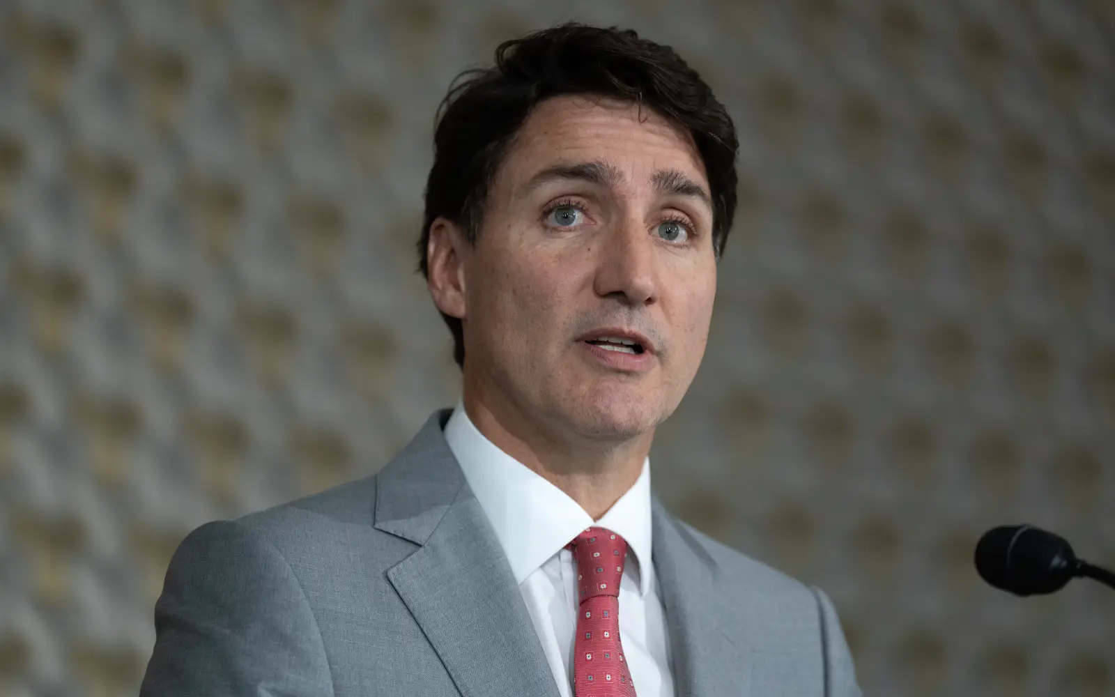 WATCH: Trudeau caught on HOT MIC panicking about Trump