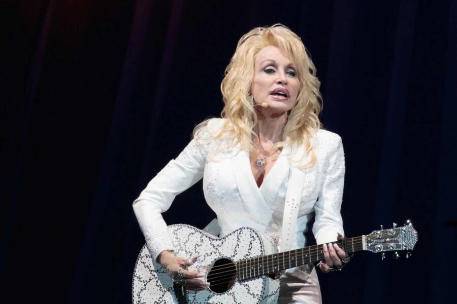 Dolly Parton Announces Tragic Loss