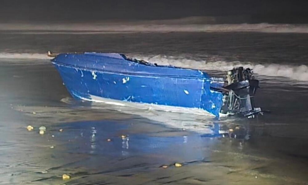 Four Dead After Smuggling Boat Capsizes Off Coast Of California thumbnail