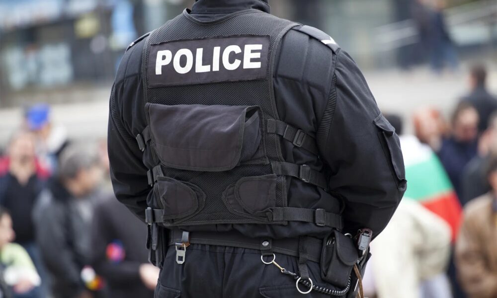 Police Issue Urgent Warning To Holiday Shoppers thumbnail