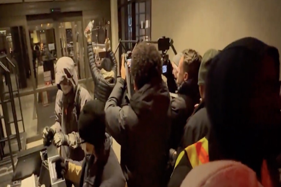 JUST IN: Rioters Storm Minneapolis Hotel Looking For ICE Agents